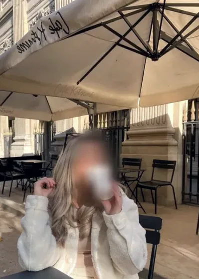 Alexandra, 32