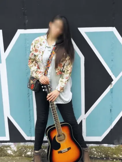 Amina, 30