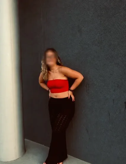 Chiara, 18