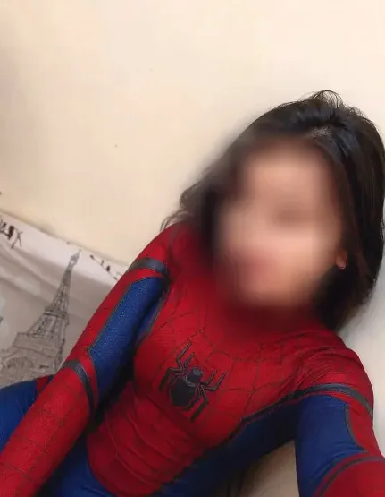 Corinna, 25