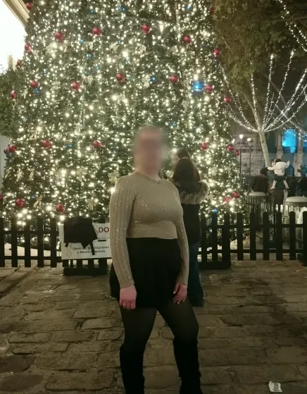 Kathrin, 23