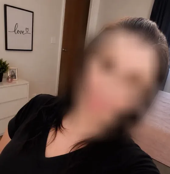 Kathrin, 37