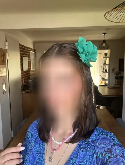 Laura, 23