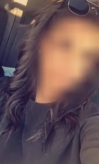 Melanie, 20