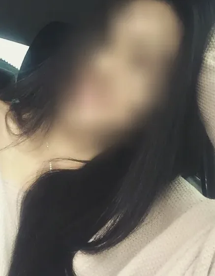 Melanie, 34