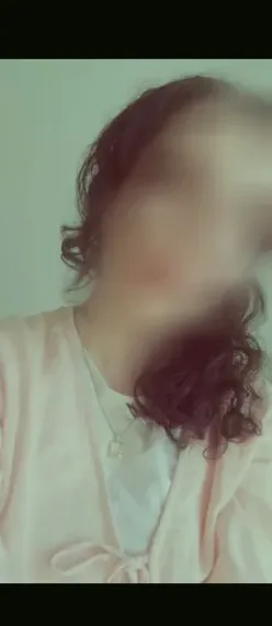 Nicole, 27