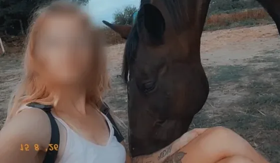 Nicole, 33