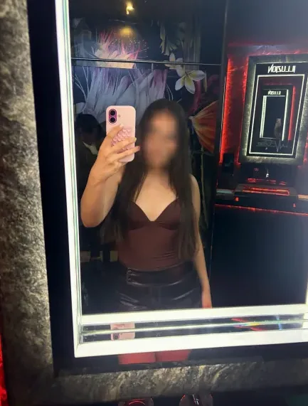 Nikolina, 18