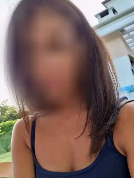 Nina, 35