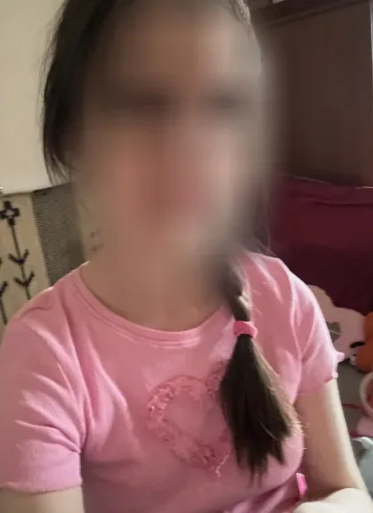 Nora, 25