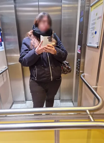 Sina, 38